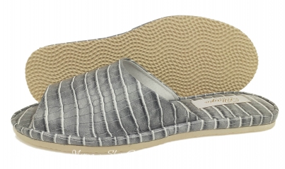 Комнатные женские шлепанцы из кожи Pellagio 564 серый крокодил
